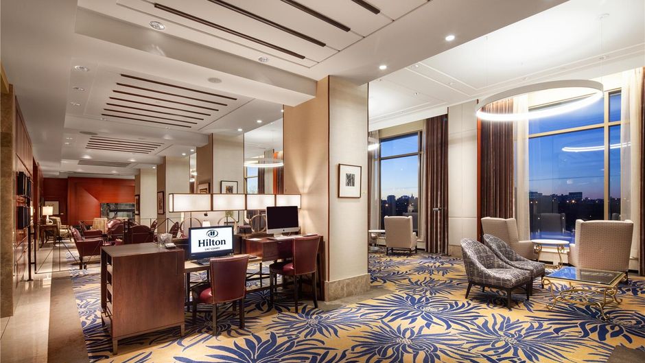 Hilton Lac-Leamy Lobby