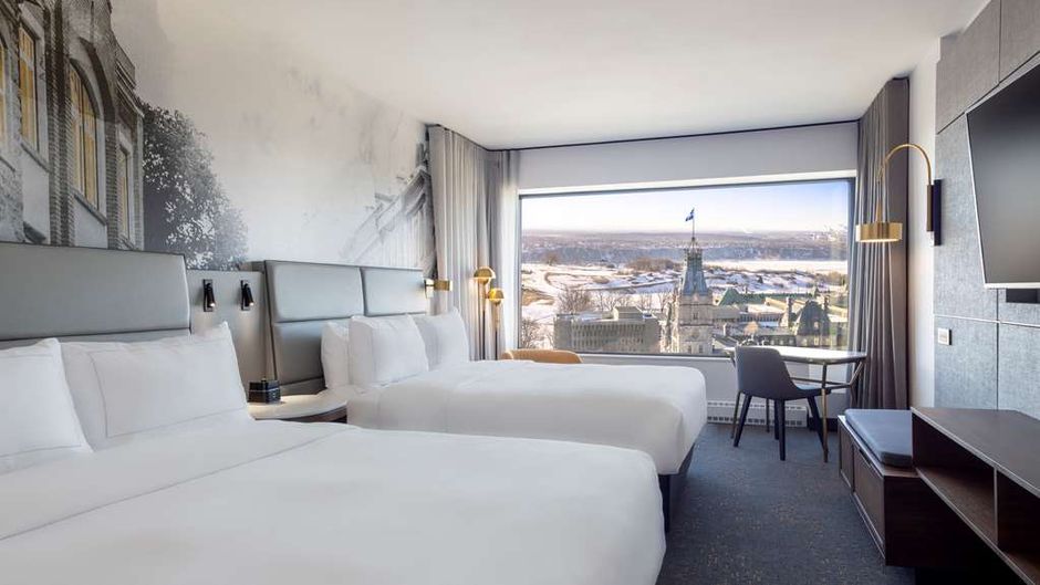 Hilton Quebec Room