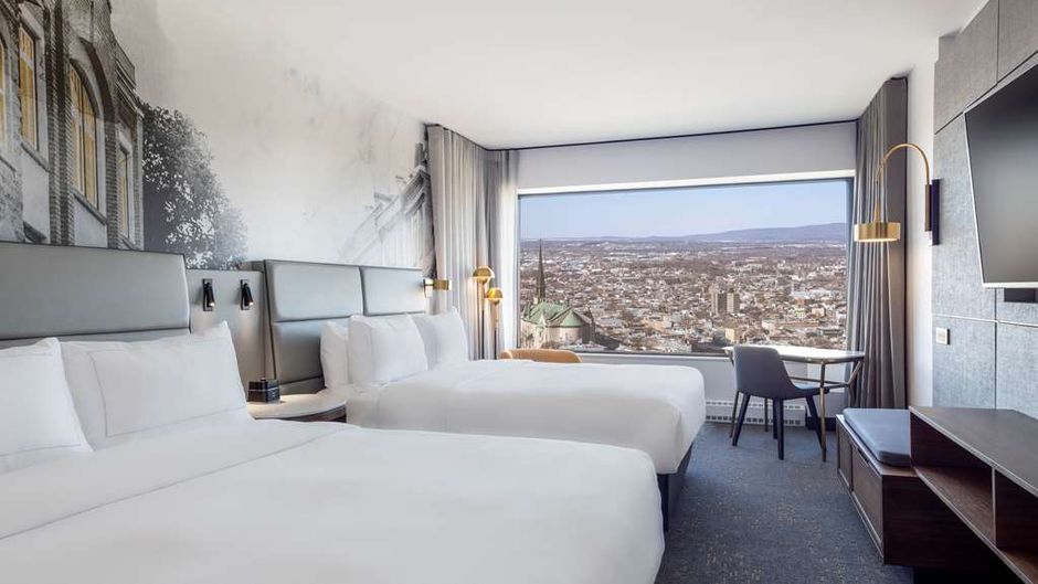 Hilton Quebec Room