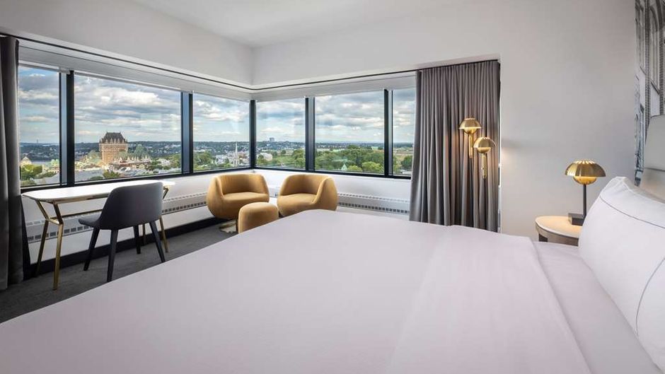 Hilton Quebec Room