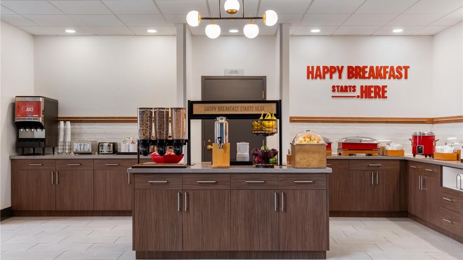 Hampton Inn & Suites Windsor Restaurant