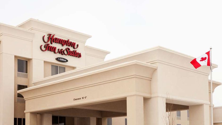 Hampton Inn & Suites - Lethbridge Exterior
