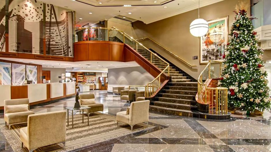 DoubleTree by Hilton Toronto Downtown Lobby