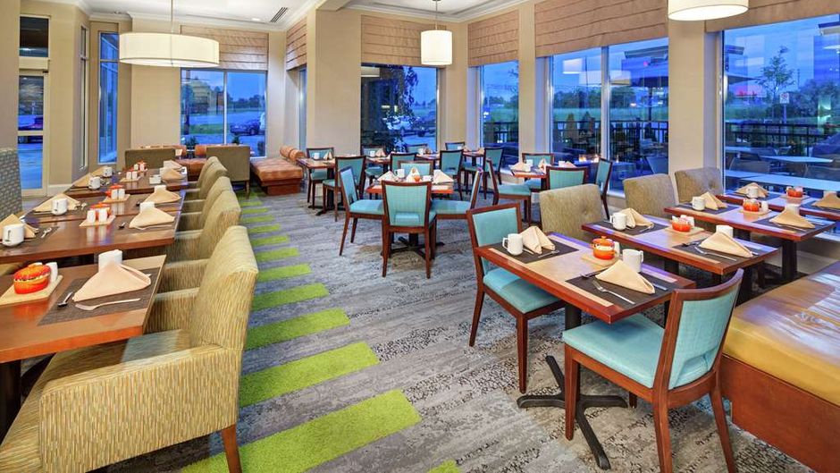 Hilton Garden Inn Toronto Oakville Restaurant