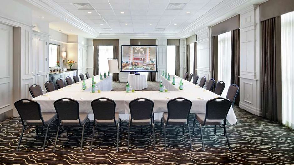 Hilton Garden Inn Montreal Airport Meeting