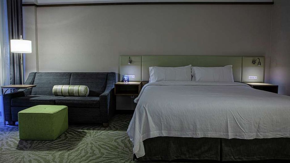 Hilton Garden Inn Montreal Airport Room