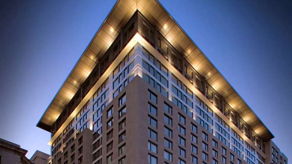 Embassy Suites Montreal by Hilton Exterior