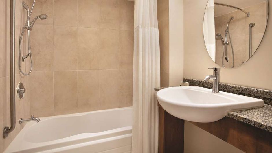 Embassy Suites Montreal by Hilton Room