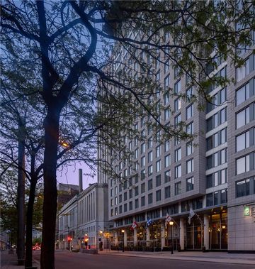 Embassy Suites Montreal by Hilton