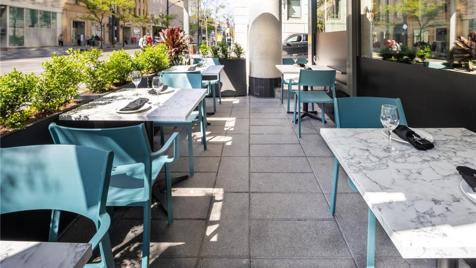 Embassy Suites Montreal by Hilton Restaurant
