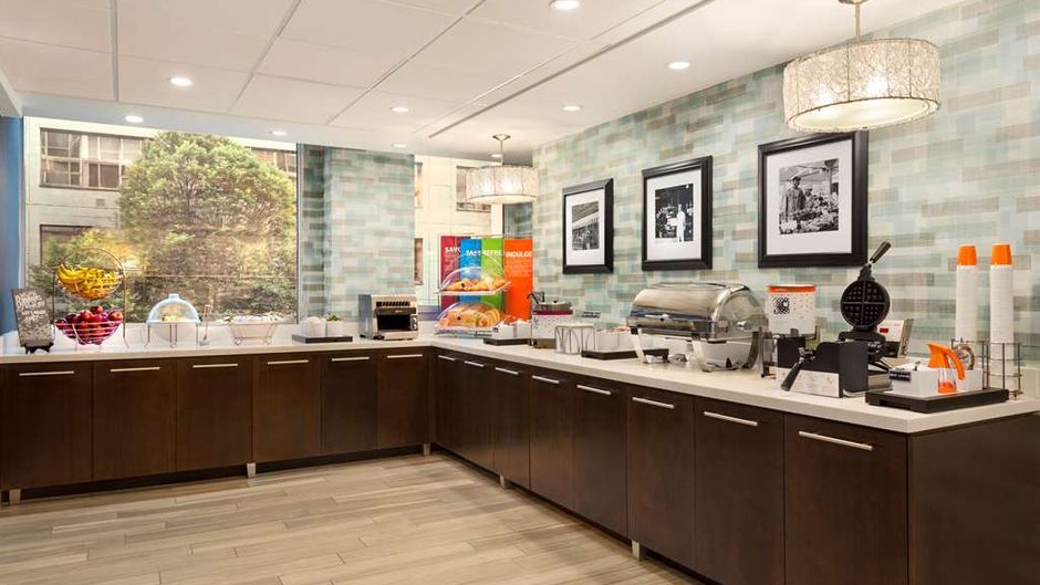 Hampton Inn & Suites by Hilton Restaurant