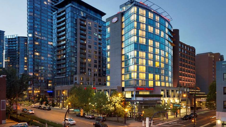 Hampton Inn & Suites by Hilton Exterior