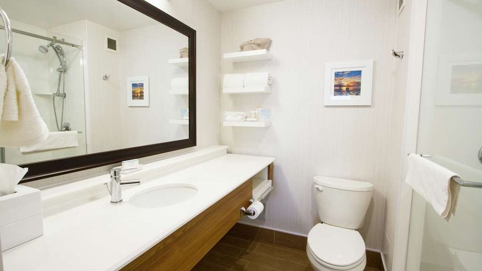 Hampton Inn Vancouver Airport Room