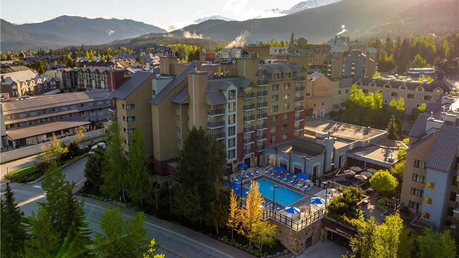 Hilton Whistler Resort & Spa Pool