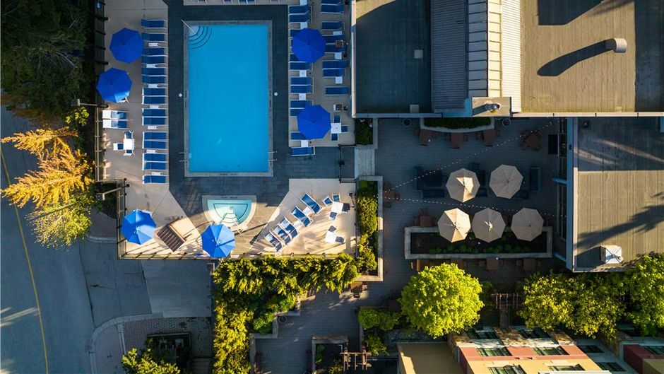 Hilton Whistler Resort & Spa Pool