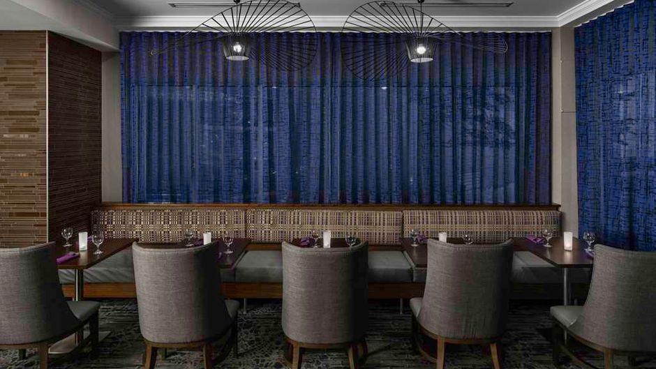 Hilton Garden Inn Calgary Airport Restaurant