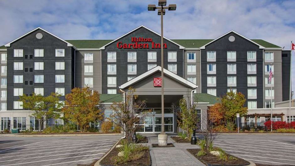 Hilton Garden Inn Ajax Exterior