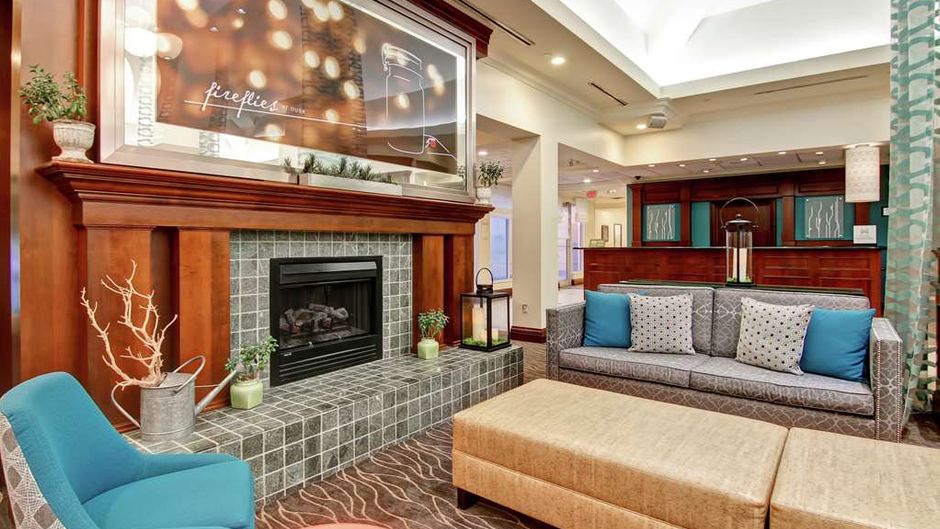 Hilton Garden Inn Toronto/Burlington Lobby