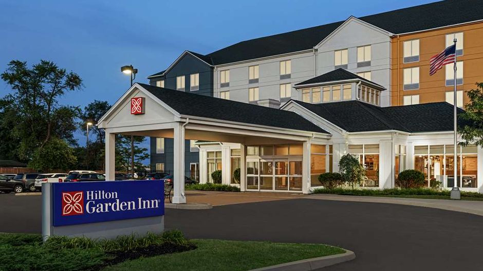 Hilton Garden Inn Cambridge Exterior