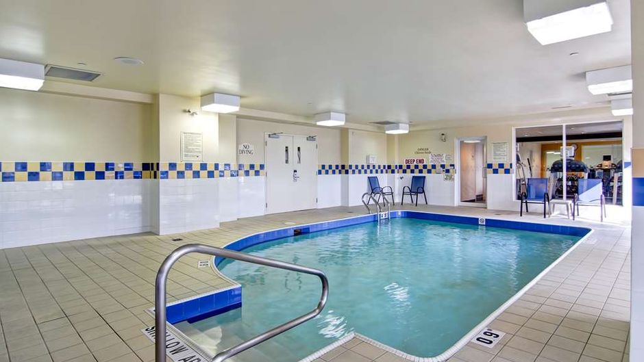 Hilton Garden Inn Toronto Mississauga Pool