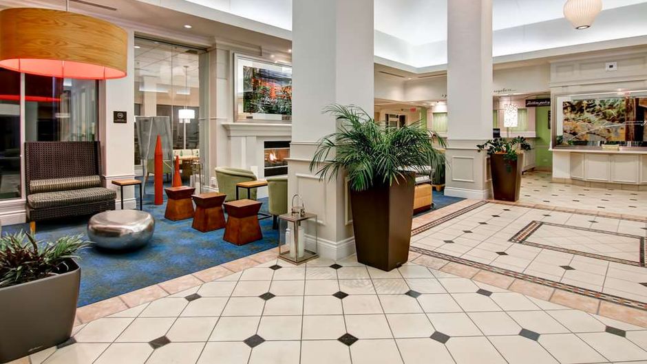 Hilton Garden Inn Toronto Mississauga Lobby