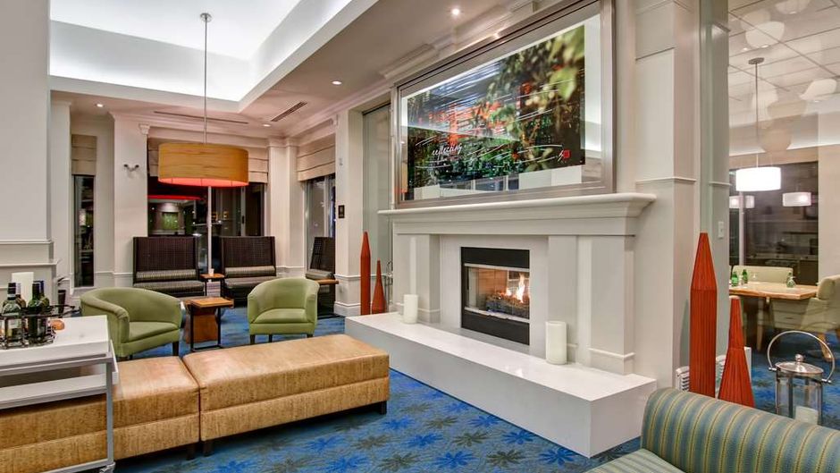 Hilton Garden Inn Toronto Mississauga Lobby