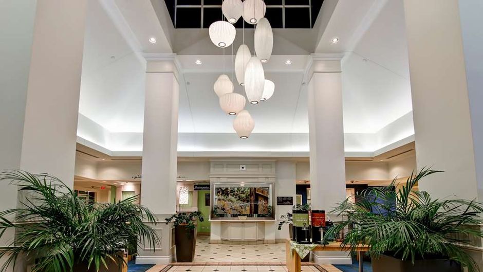 Hilton Garden Inn Toronto Mississauga Lobby