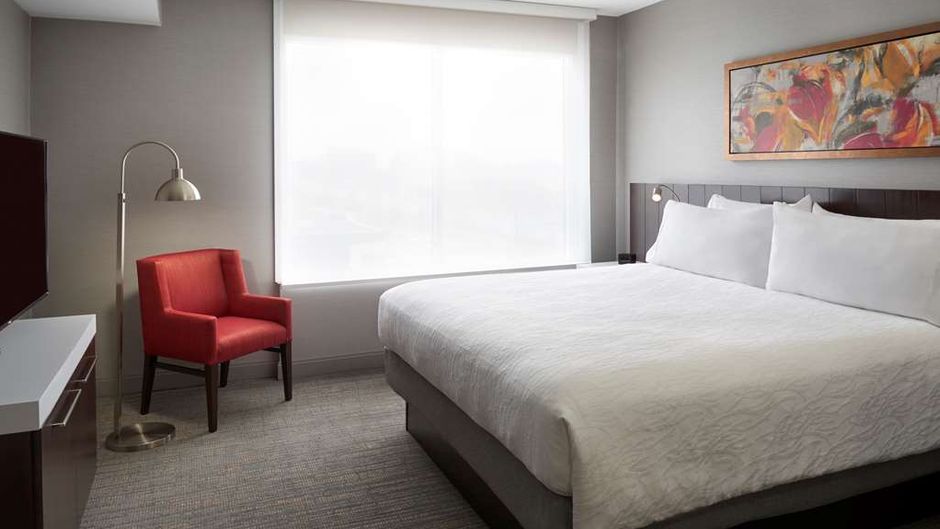 Hilton Garden Inn Toronto Arpt West Room