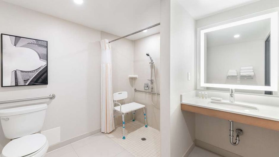 Hilton Garden Inn Toronto Airport Room