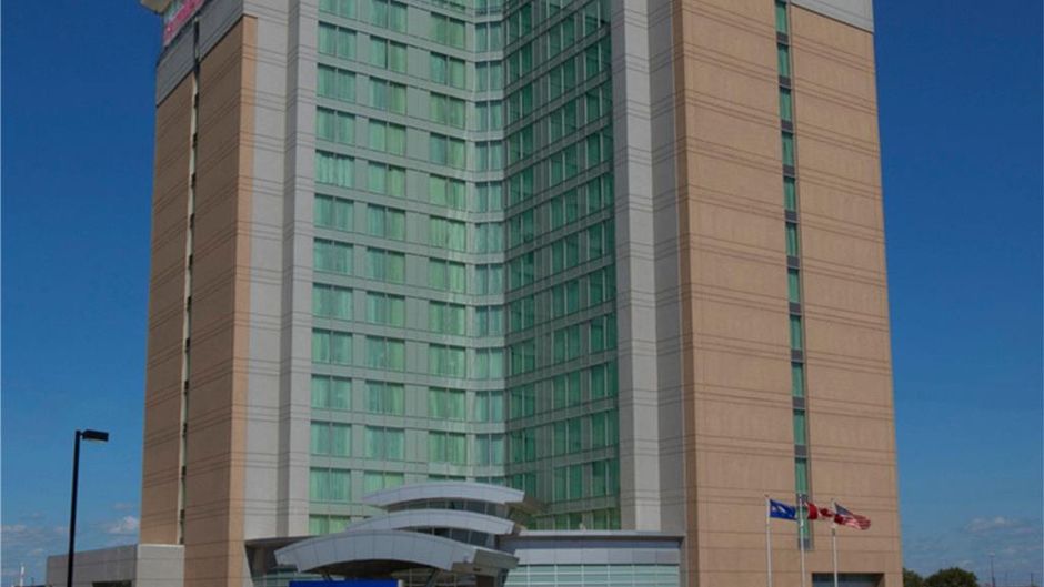 Hilton Garden Inn Toronto Airport Exterior