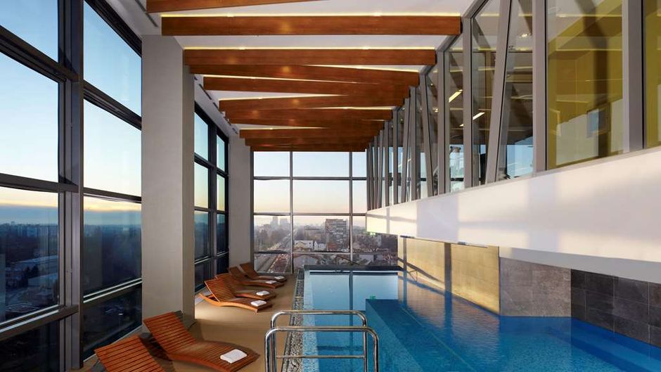 DoubleTree by Hilton Zagreb Pool