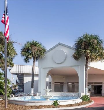 Days Inn by Wyndham St. Petersburg