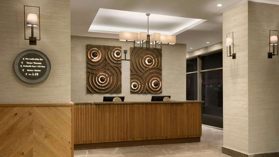 Ramada Adana Lobby