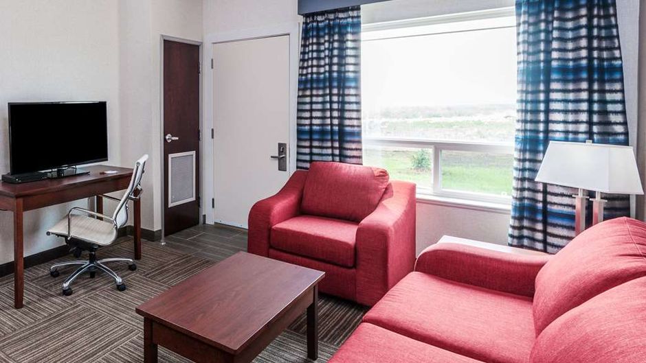 Ramada by Wyndham Moose Jaw Suite