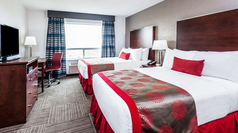 Ramada by Wyndham Moose Jaw Suite