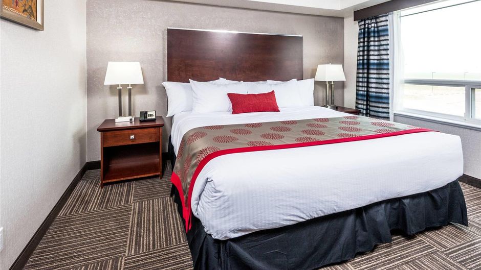 Ramada by Wyndham Moose Jaw Suite