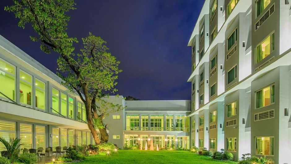 Microtel by Wyndham UP Technohub Exterior