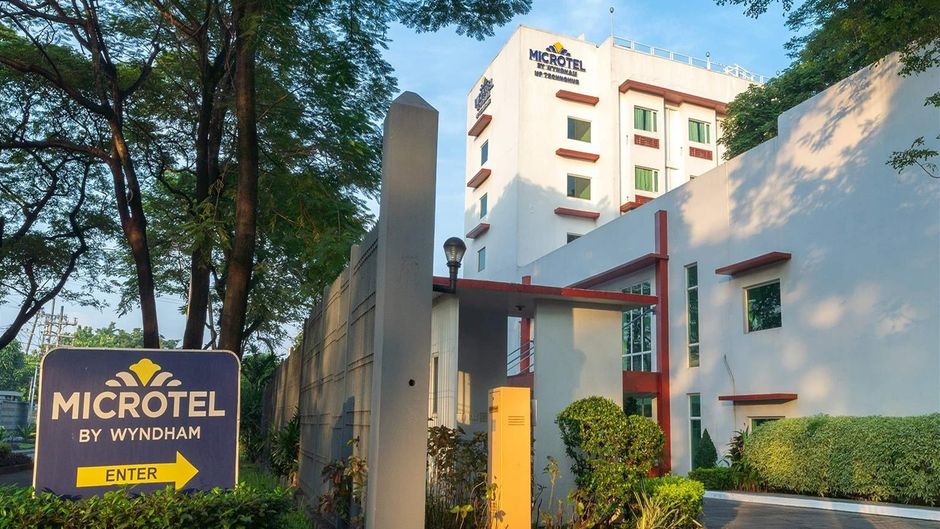 Microtel by Wyndham UP Technohub Exterior