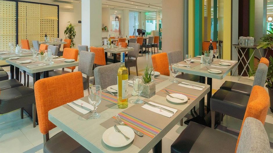 Microtel by Wyndham UP Technohub Restaurant