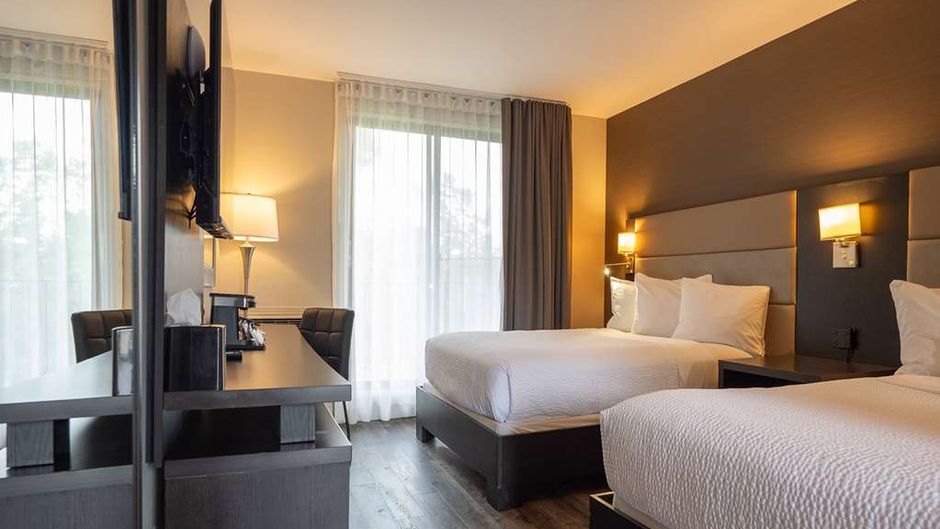 Ramada Ottawa on the Rideau Room