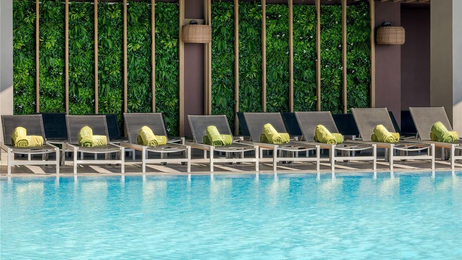 Melia Alicante Pool