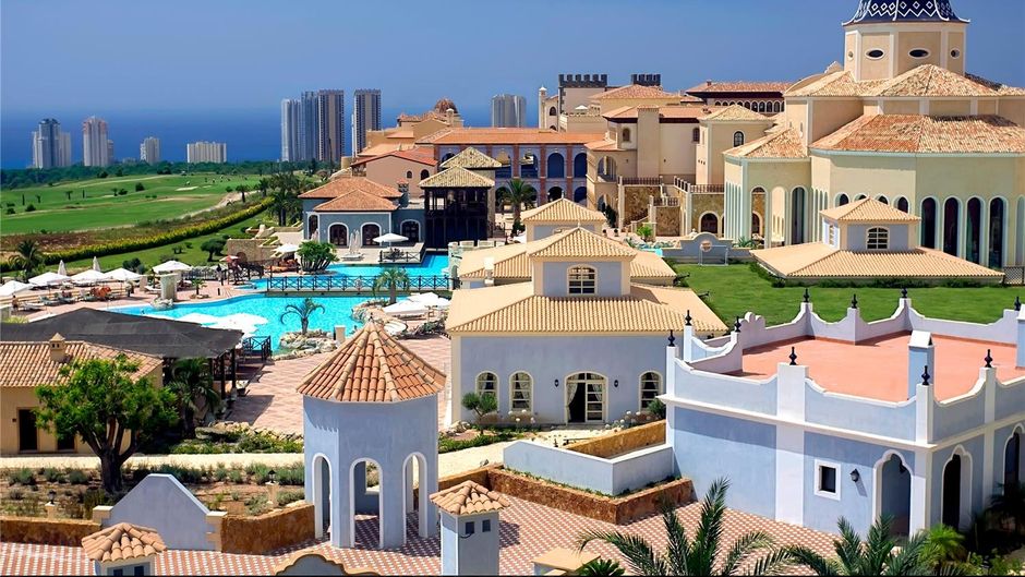 Melia Villaitana Pool
