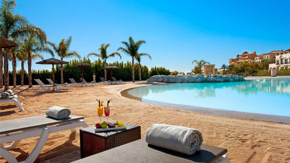 Melia Villaitana Pool