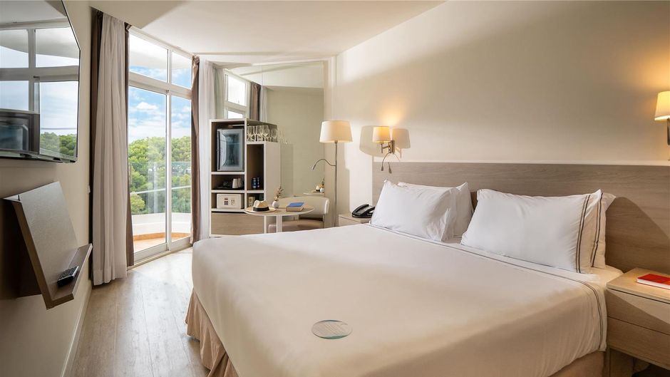 Melia Cala Galdana Room