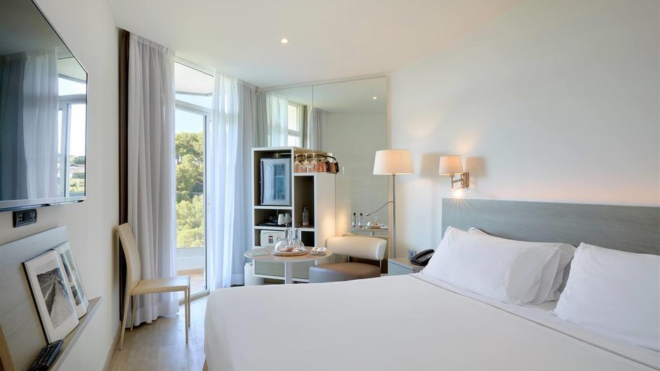 Melia Cala Galdana Room
