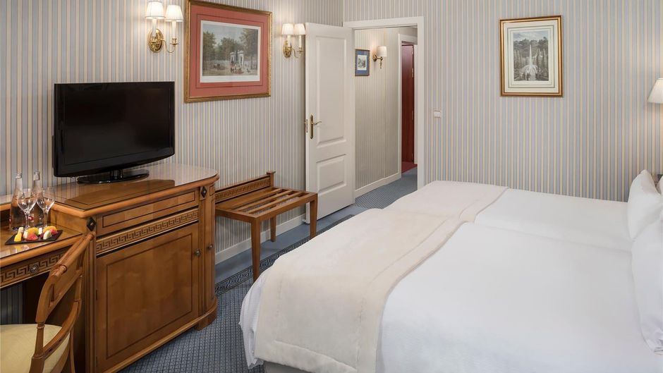 Melia Castilla Hotel Room