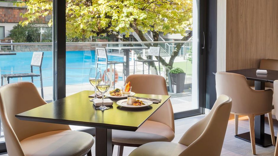 Melia Castilla Hotel Exterior