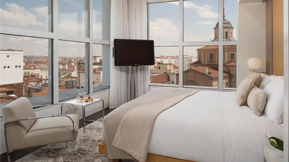 ME Madrid Reina Victoria Room