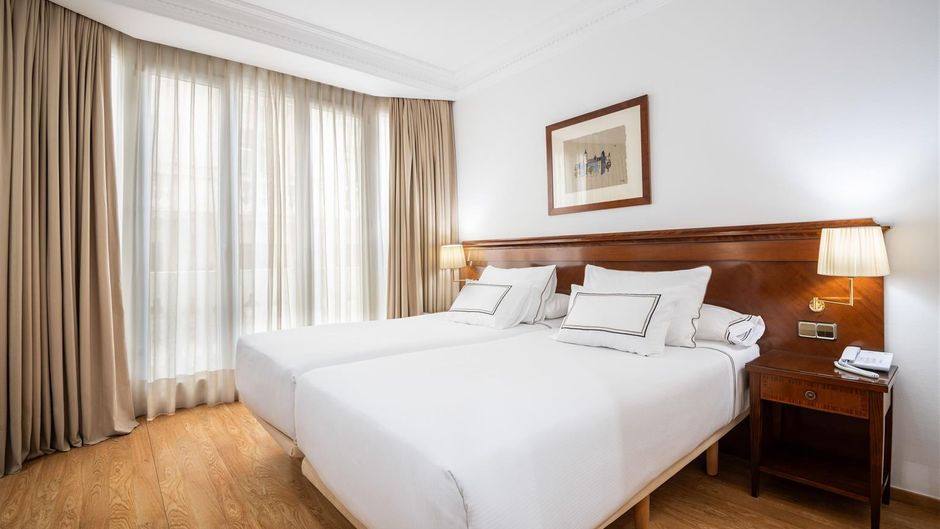 Melia Plaza Room
