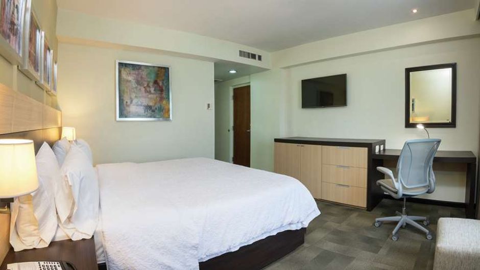 Hampton Inn by Hilton Silao-Aeropuerto Room
